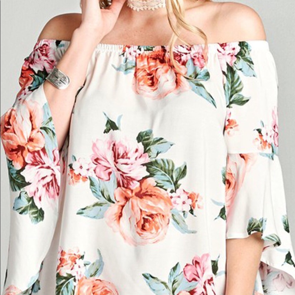 Plus Size Floral Off-the-shoulder Top